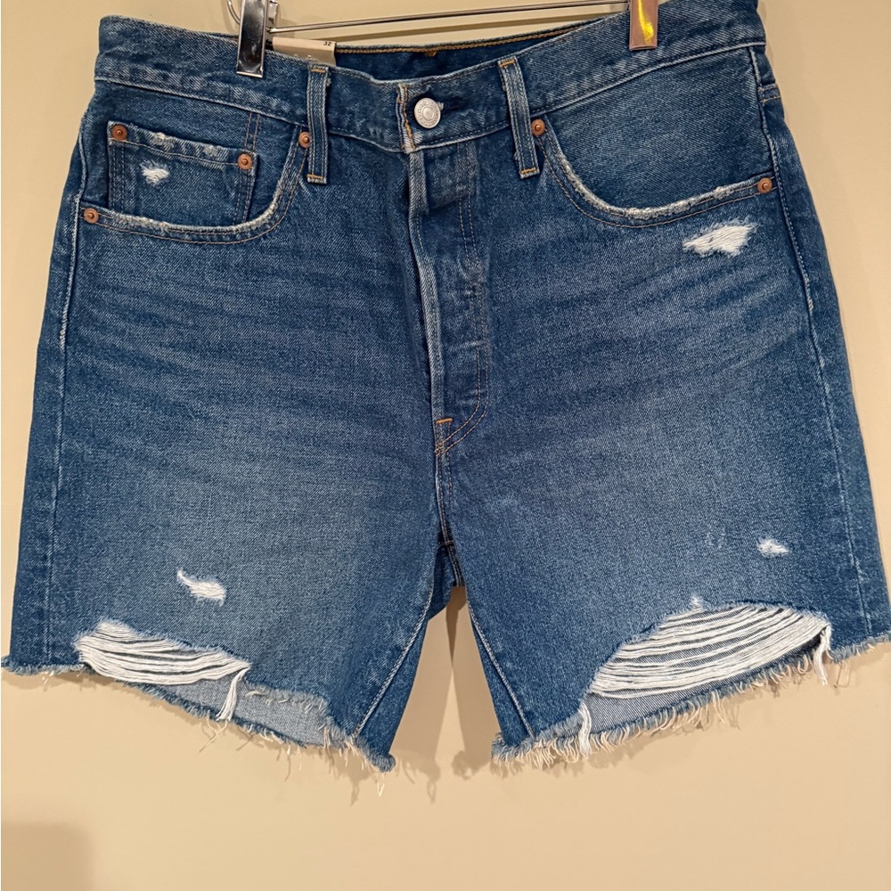 NWT Levi's Classic Blue Jean Shorts